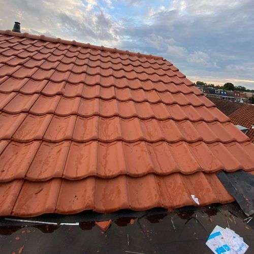 Dakdekker Hilvarenbeek vlak pannendak met lekkage